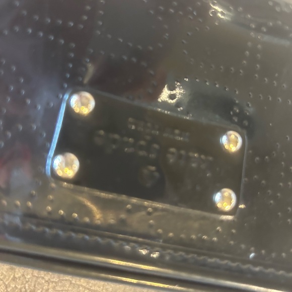 Gorgeous Kate Spade Patent Leather Spade Embossed Shoulder Bag. New! - Picture 11 of 13